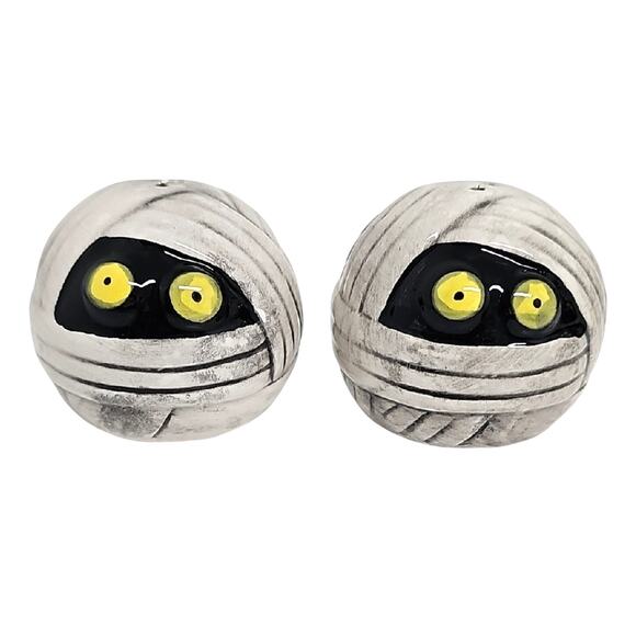 Halloween Mummy-Themed Ceramic Salt and Pepper Shakers Spooky Collectibles - Picture 1 of 6